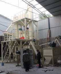 河南原陽(yáng)綠?？?中型顆粒飼料機(jī)組